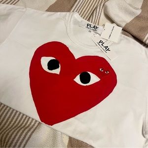 Comme des Garçons PLAY Heart Face Graphic Tee